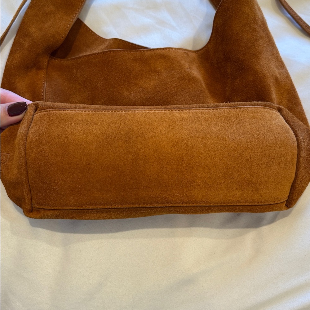 Reformation Small Vittoria Tote - Picture 3 of 11